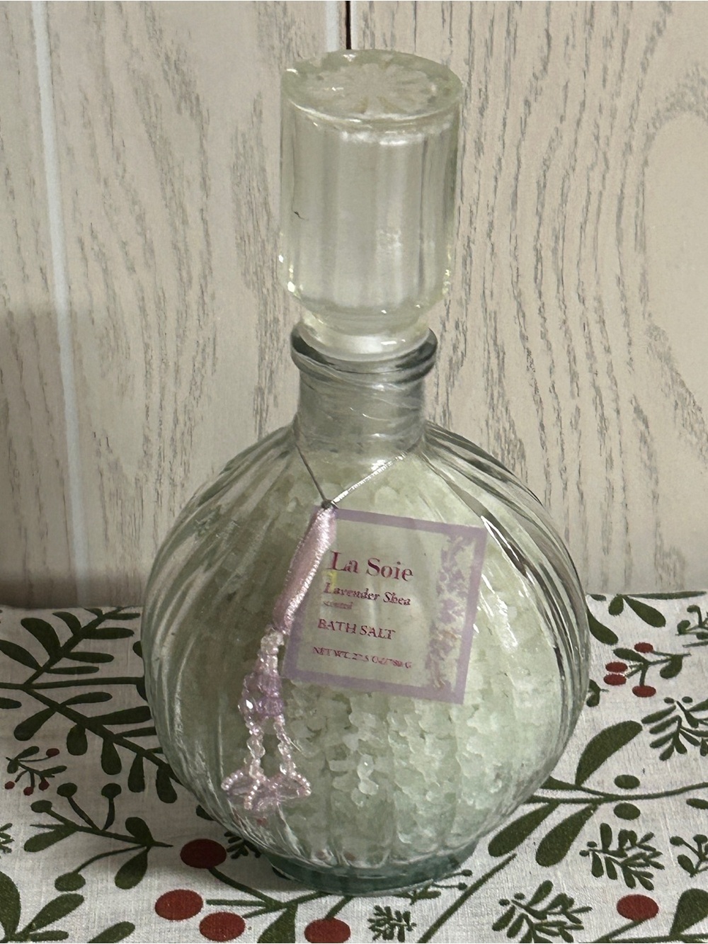 NWT La Soie Lavender Shea Scented Bath Salt in ribbed Glass Bottle